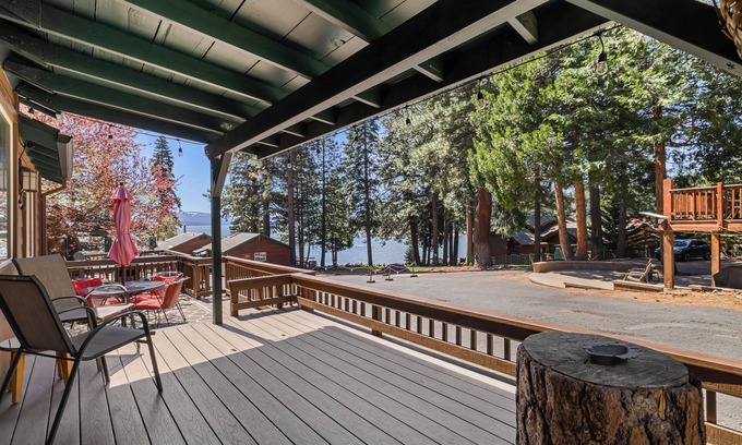 Peninsula Village Cabin | *Special* Cozy Lakeside~Lake Almanor~BoatRamp~Pets~Family Fun