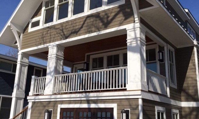 Macatawa House | SPECIAL DISCOUNT ON MACATWA BEACH FRONT HOME ALONG HOLLAND's LAKE MICH. SHORE
