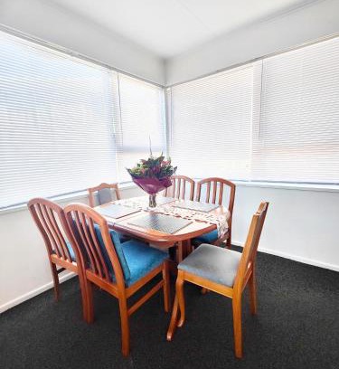 Johnsonville Apartment | special in winter from 138 for three bedrooms unit in Johnsonville Wellington