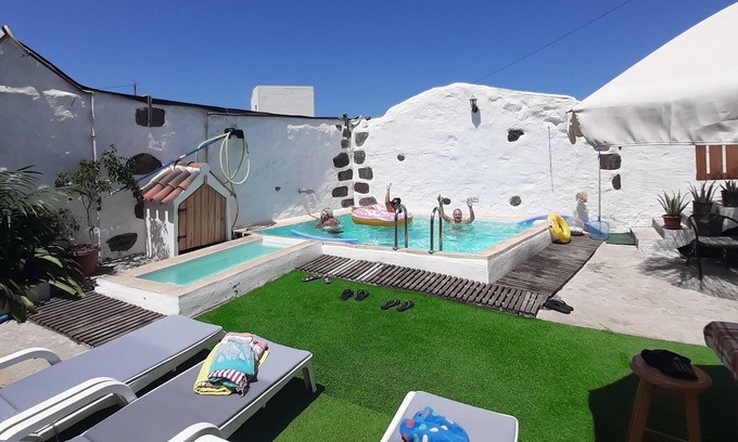 La Guancha House | "SPECIAL OFFER AUGUST / SEPTEMBER 40 € day / 4 per" WIFI, SWIMMING POOL, NATURAL BEACH