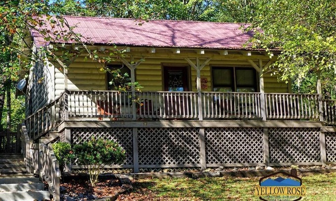 Cherokee Cabin | SPECIAL *Sept. 13th- Oct. 4th 20% off* This cabin is perfect for you!