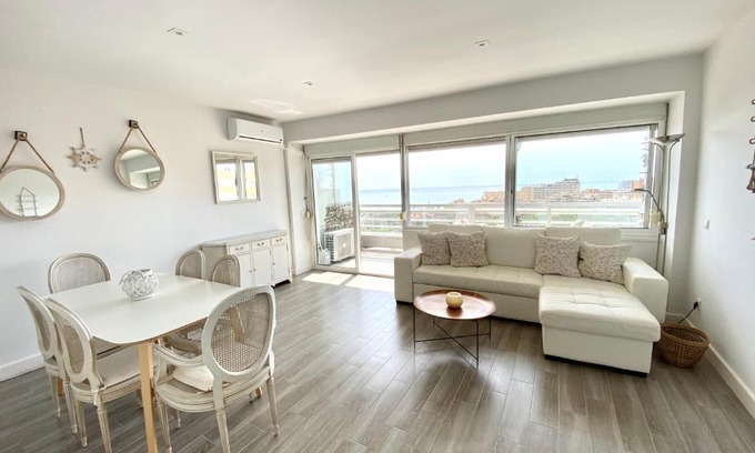 Carihuela Apartment | SPECIAL SUNSET TORREMOLINOS