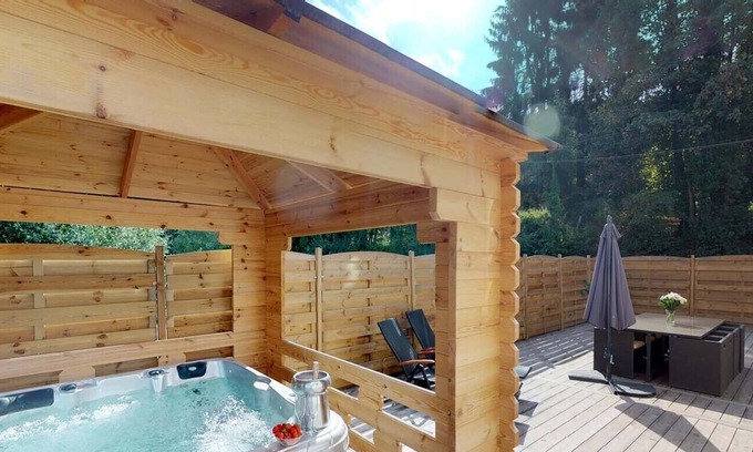 Grand Coo House | Special Valentine's Day apartment Jacuzzi