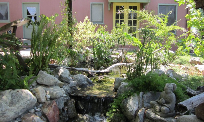 Somerset Cottage | Spectacular 1-bedroom garden unit in hills of Glendale.