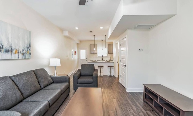 Clarksville Apartment | Spectacular 2bd/2.5bth I Properties by Preston
