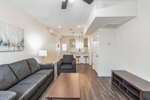Clarksville Apartment | Spectacular 2bd25bth I Properties By Preston