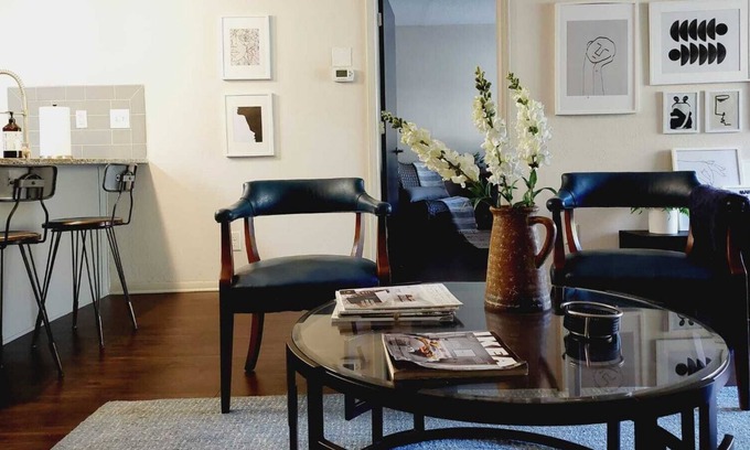 Buckhead Apartment | Spectacular" 2Beds/1BA near Lenox/Buckhead