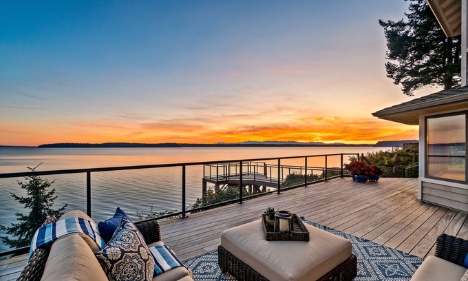 Tulalip House | Spectacular Beach Front House