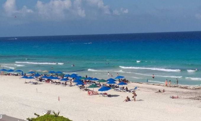 Punta Cancun Apartment | Spectacular Beachfront Villa