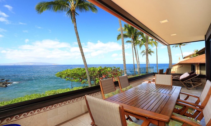 Wailea Condo | Spectacular Corner Oceanfront Escape: Luxurious Makena Surf Resort G-206
