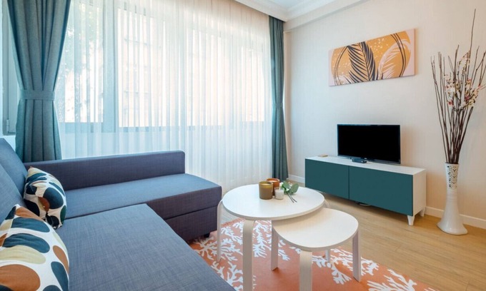 Rasimpasa Apartment | Spectacular Flat near Bull Statue in Kadikoy