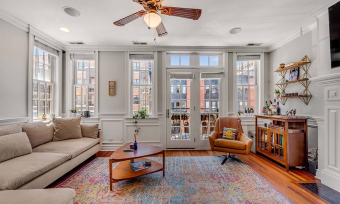 Lake View East Condo | Spectacular Lakeview Condo 1Bd w/Office & Parking by AllSet Turnover