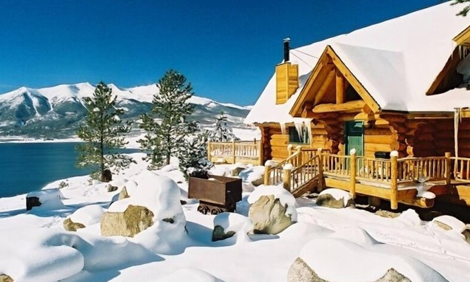 Twin Lakes House | Spectacular Log Home Overlooking Twin Lakes and Mt. Elbert, L100 race available!