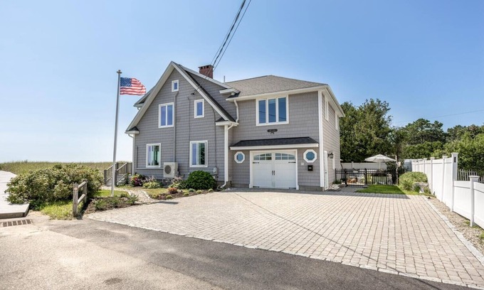 Ocean Park Cottage | Spectacular Oceanfront Property Offering Bold Panoramic Views of Saco Bay !
