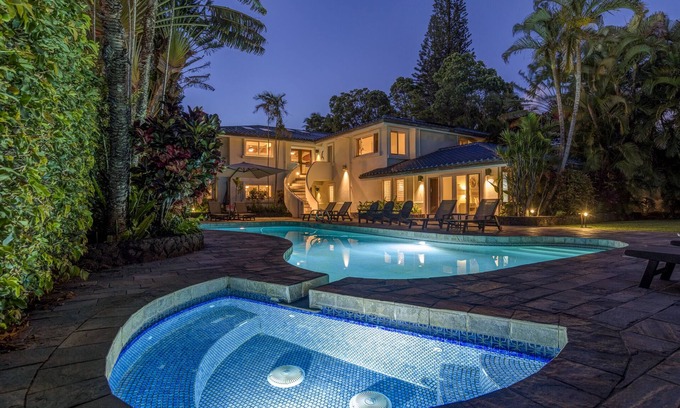 Kahana House | Spectacular Ocean View. Close to Beaches & Shopping Plaza. Large Pool & Spa
