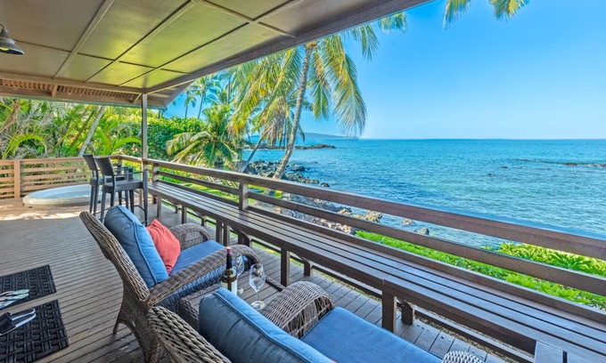 Wailea House | Spectacular Oceanfront Home! Watch turtles from deck while relaxing in the spa!