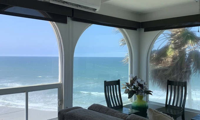 Playas de Rosarito Villa | Spectacular oceanview penthouse - rooftop terrace, bbq, pool, jacuzzi & beach