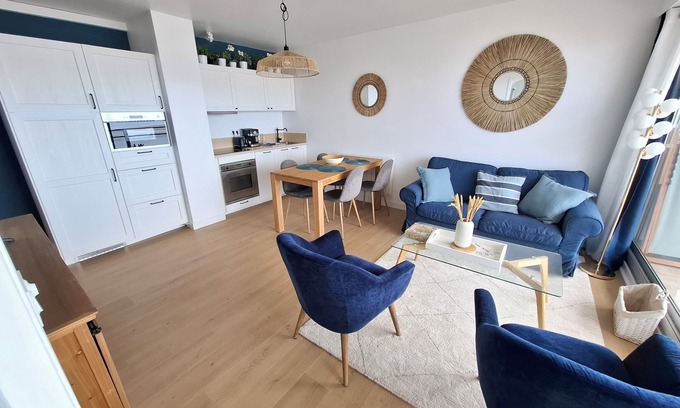 Agon-Coutainville Apartment | SPECTACULAR SEA VIEW MAGNIFICENT BRIGHT 3* APARTMENT WITH LOVELY TERRACE