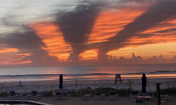 New Smyrna Beach Condo | Spectacular Sunrise, Beach Front CondonNew Smyrna Beach,FlnMonthly rentals only