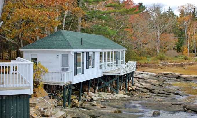 Capitol Island Cottage | Spectacular Sunrises & Sunsets from this Maine Cottage