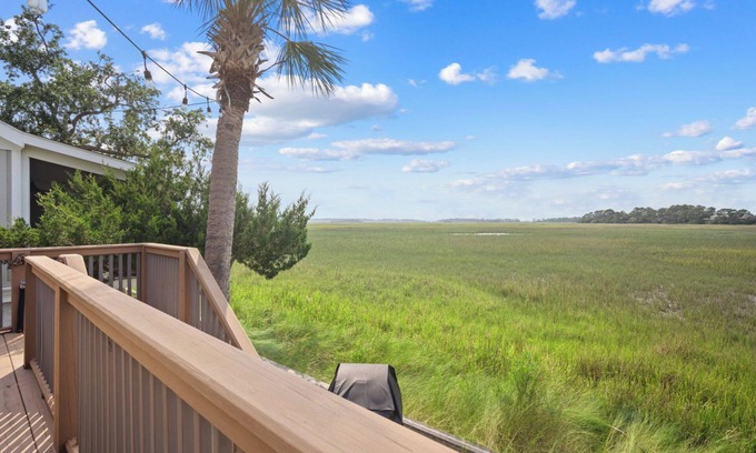 Saint Helena Island Villa | Spectacular Sunset Views, Quiet Location, Golf Cart Included, Private Deck - 7 Periwinkle Court