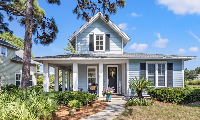 Laurel Grove House | Spectacular Updated Laurel Grove Home w/ New Kitchen and Bathrooms!