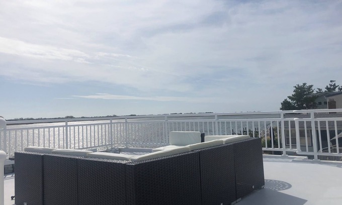High Bar Harbor House | Spectacular 5BR/4 bath Bayfront - newly renovated - North end of LBI