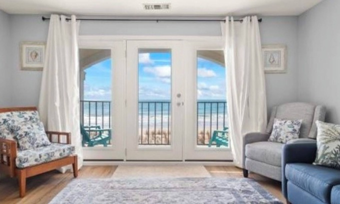 North Topsail Beach Condo | Spectacular Ocean Front Villa Capriani
