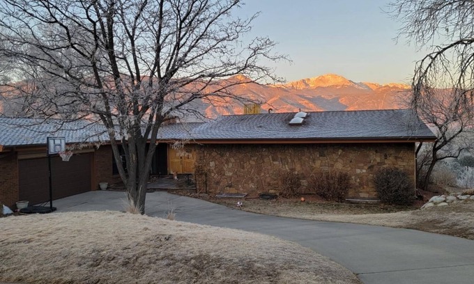 West Colorado Springs House | Spectacular views on Colorado Springs' Westside