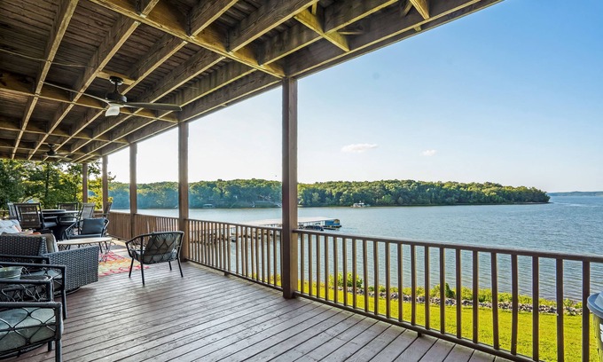 Almo Condo | Spectacular Views from this 2 Bedroom, 2 Bath Lakefront Condo 4a, full covered deck