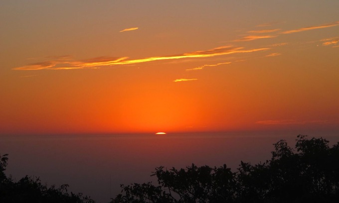 Tom Nevers House | Spectacular Views, Immaculate, Walk to Quiet Beach, Central AC, Private, Quiet