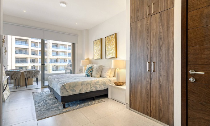 El Tezal Apartment | Spectacular Vista Vela Condos - near major attractions, AC & balcony grill