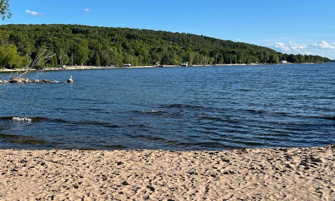 Sturgeon Bay Apartment | Spectacular Waterfront in Door County