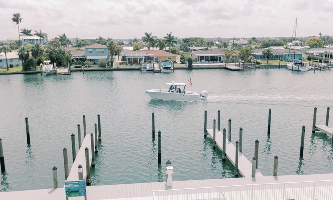 Island Estate Condo | Spectacular Waterfront condo on Island Estates- 5 min to Beach!