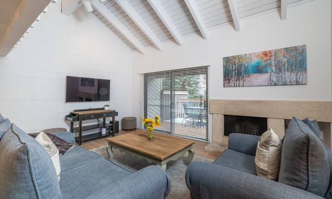 Sun Valley Condo | Spend Summer in Sun Valley! Remodeled Condo Walking Distance to Dollar Mountain