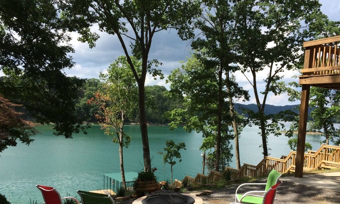 Maynardville House | Spend your vacation on beautiful Norris Lake, TN. Lakefront With Private Dock.
