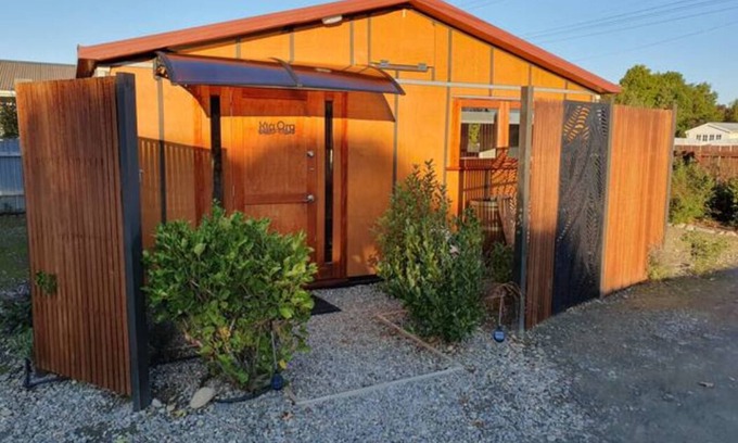 Motueka Cottage | Spic-and-Span on King Ed