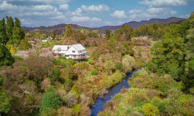Raurimu Apartment | Spiral Gardens Country Park Retreat