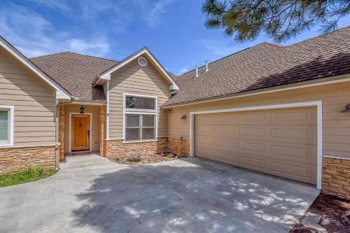Williams House | Splendid 3BR Cottage Sleeps 10 Ideal Location for Key Attractions Great Value Lots of Amenities