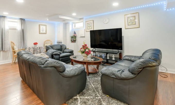 Hyattsville House | Splendid cheerful residential house