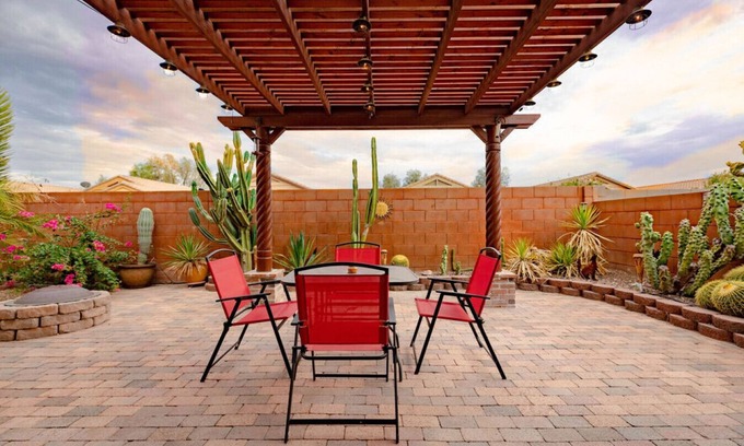 Tucson House | Splendid Home/Gated community/Pool/Hot Tub/Park