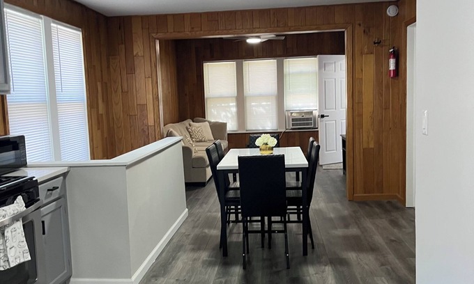 Delavan House | Splendid Stay in Delavan – Spacious Comfort for Your Perfect Getaway!