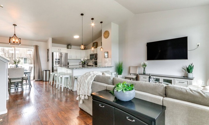 Greenacres House | Spokane Valley Home w/Fire Pit - 1 Mi to Trails!