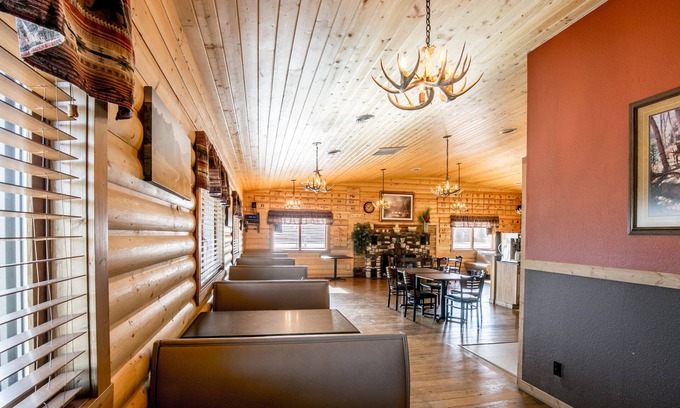 Ennis Cabin | Sportsmans Lodge