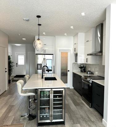 Southeast Calgary House | Spotless -Private room & bath with free parking and wifi