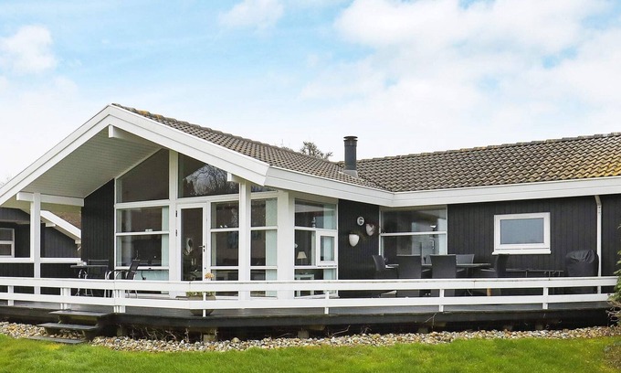 Vemmenæs House | Sprawling Holiday Home in Syddanmark with Whirlpool