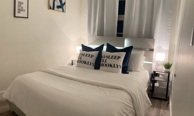 Ditmas Park Apartment | SPREAD <3 BK GEM| ONE BLOCK FROM KINGS THEATRE