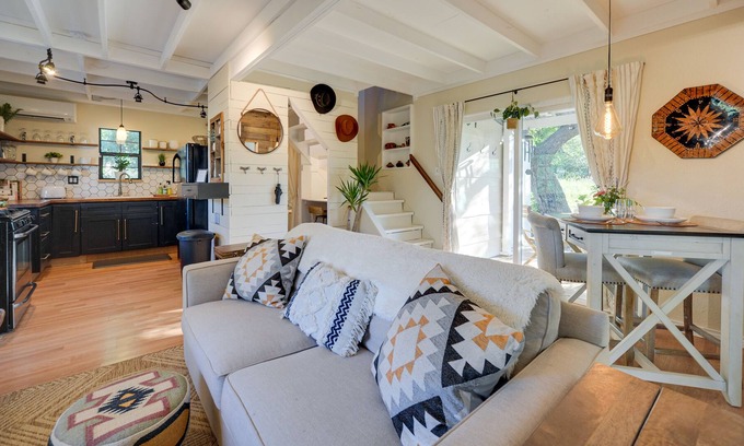 Spring Branch Cabin | Spring Branch Vacation Rental w/ Hot Tub & Pool!