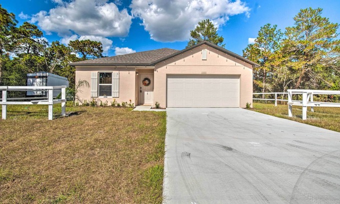 Spring Hill House | Spring Hill Home: 5 Mi to Weeki Wachee Park!
