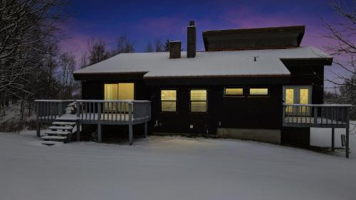 Boyne Falls House | Springbrook Hideaway